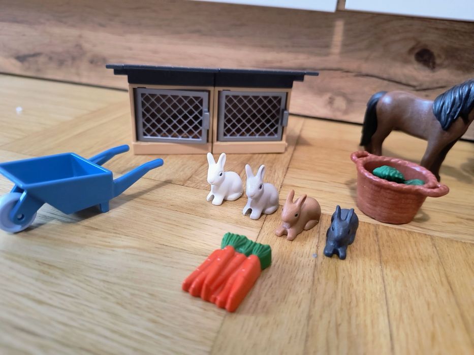 Playmobil country stadnina koni i klatki z królikami