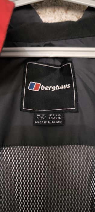 Мембранная. куртка Berghaus RG Alpha AQ2 в красно-сером цвете.
