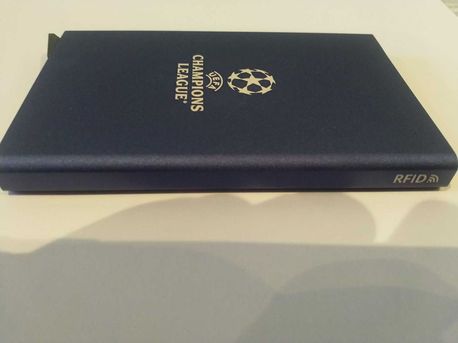 Porta cartões com RFID