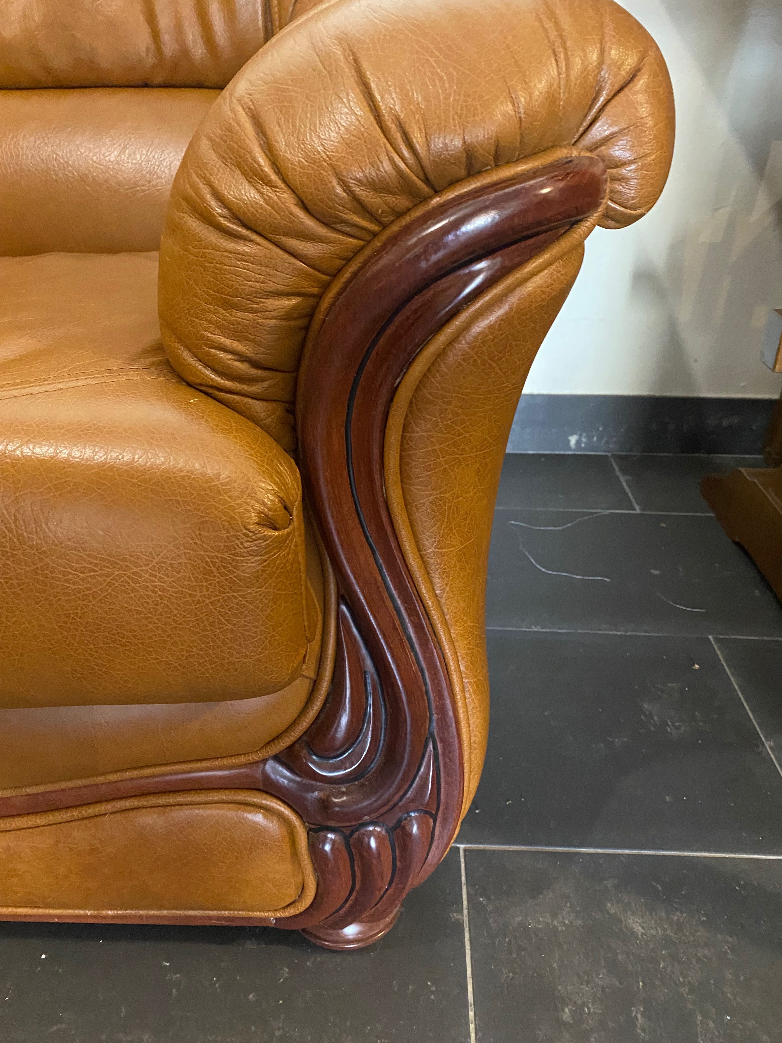 Sofá cama couro castanho
