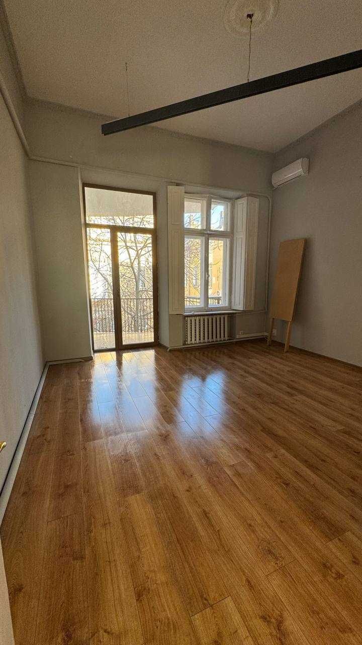 Сдам офис 200 кв м Троицкая, Центр