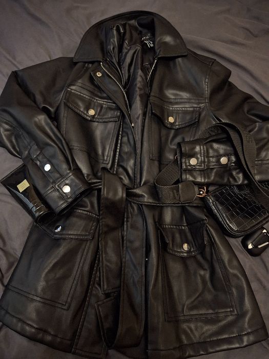 Шкіряний плащ на осінь
