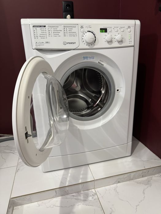 Пральна (стиральна) машина INDESIT Робоча