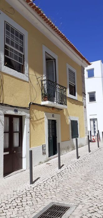 Viva em Belém: T3 remodelado entre o Tejo e os Jerónimos — Tudo a Pé