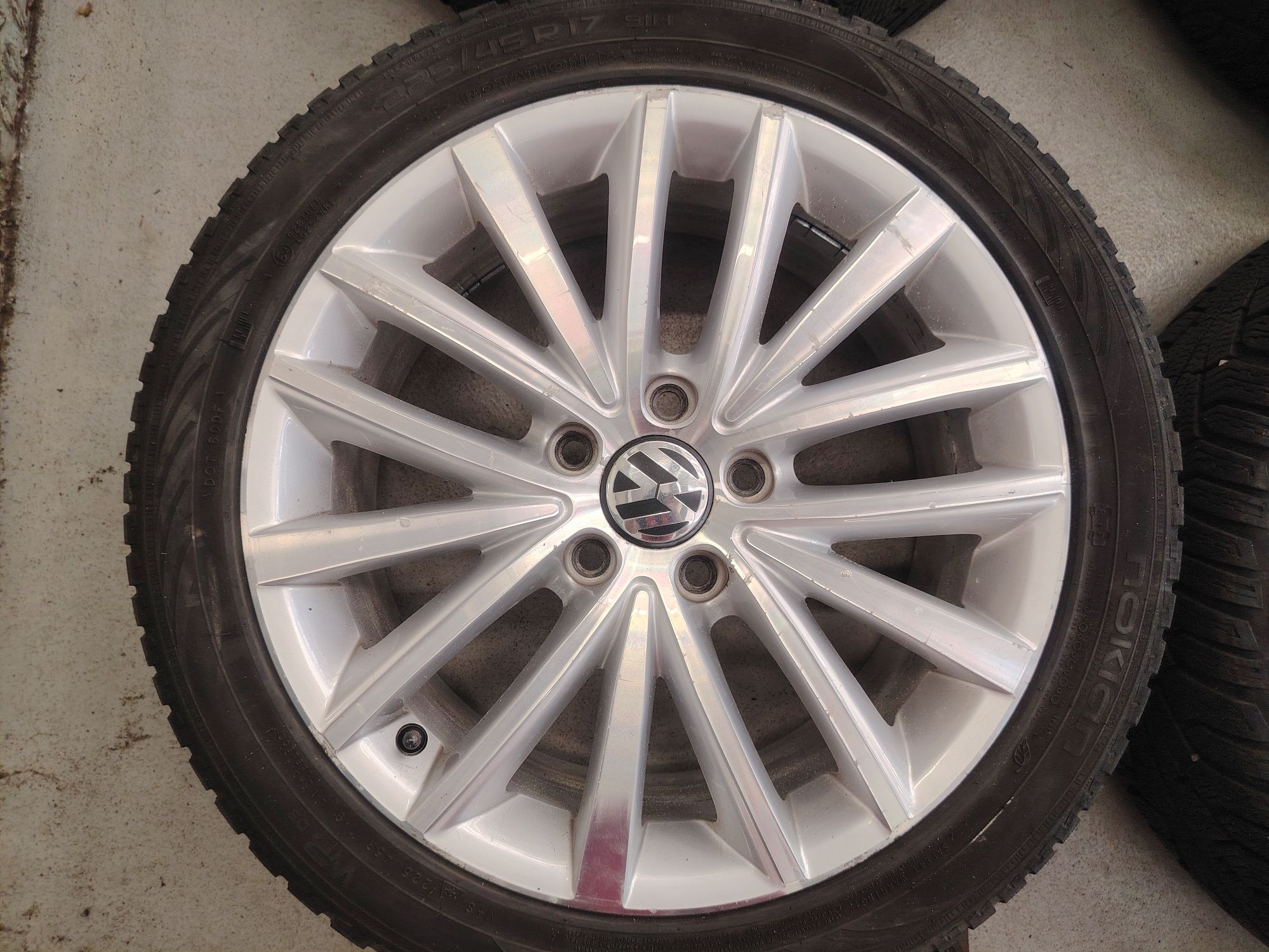 Koła  Volkswagen 225/45/17  7J/17/ET54
