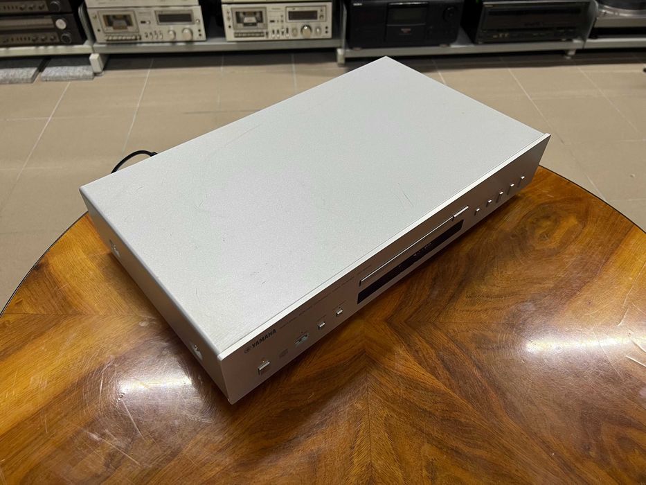Odtwarzacz płyt CD Yamaha CD-S300 Audio Room