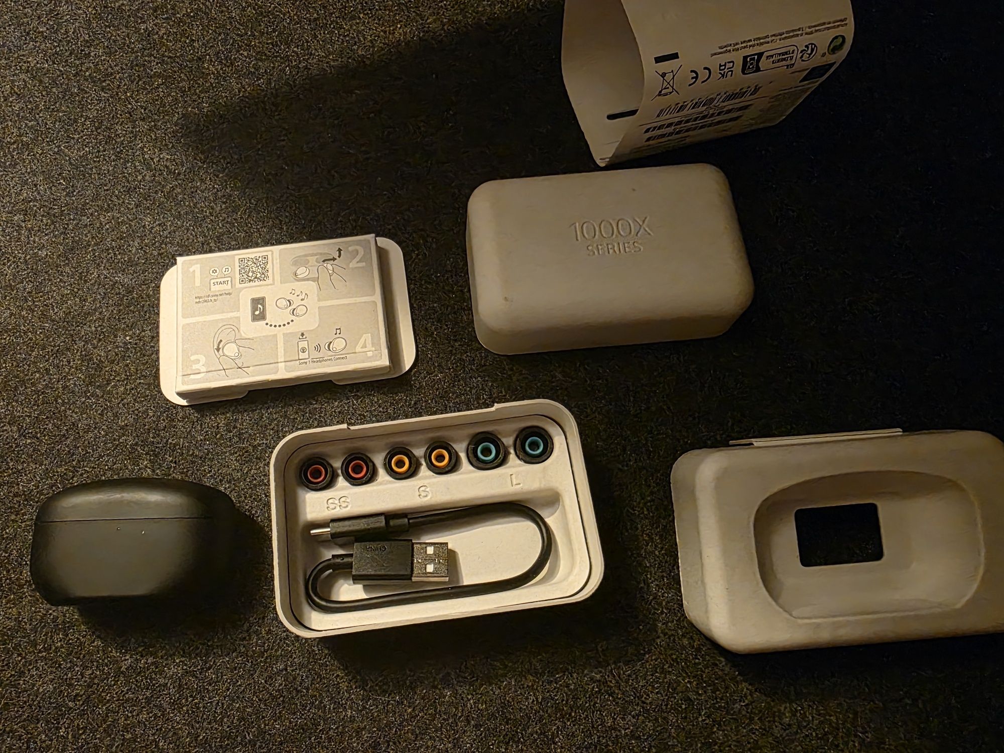 Sony earbuds WF-1000XM5