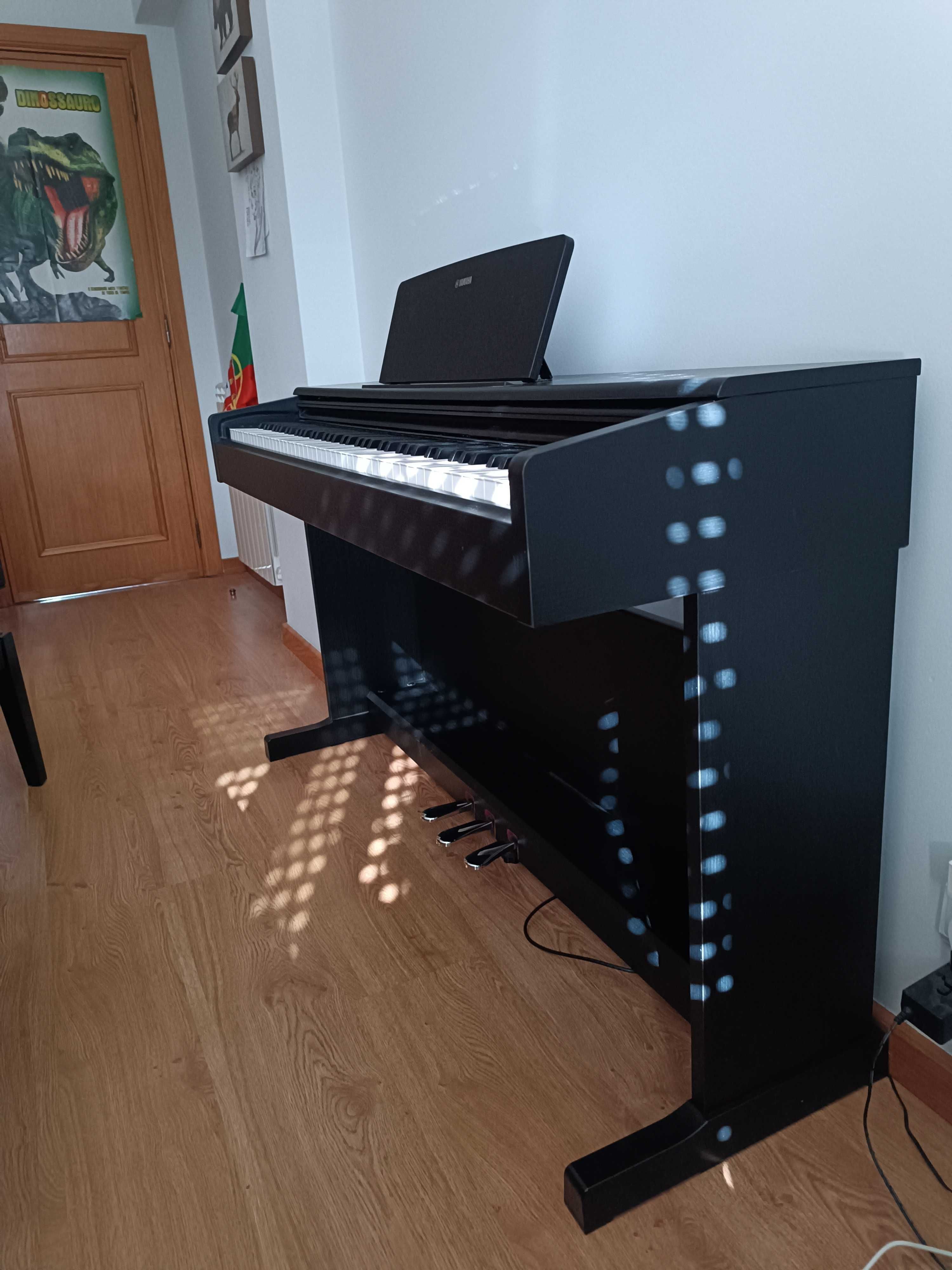 Conjunto de Piano Elétrico
