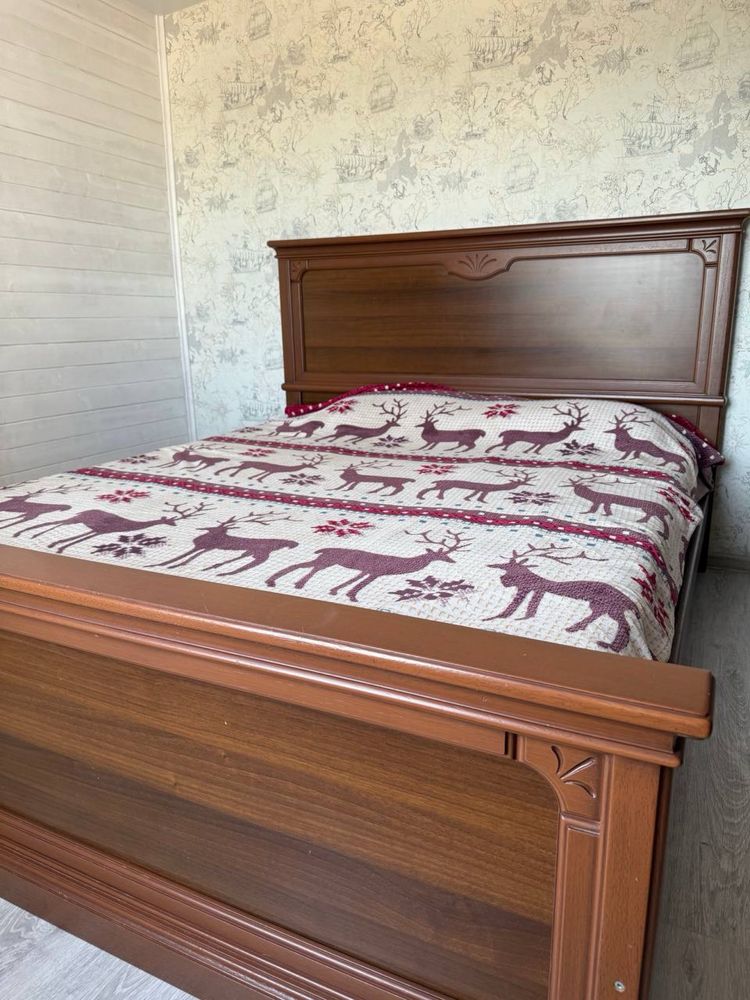Кровать двуспальная 190*150 без матраса