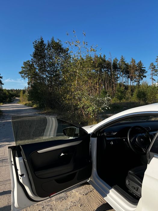 Volkswagen Passat CC 2011