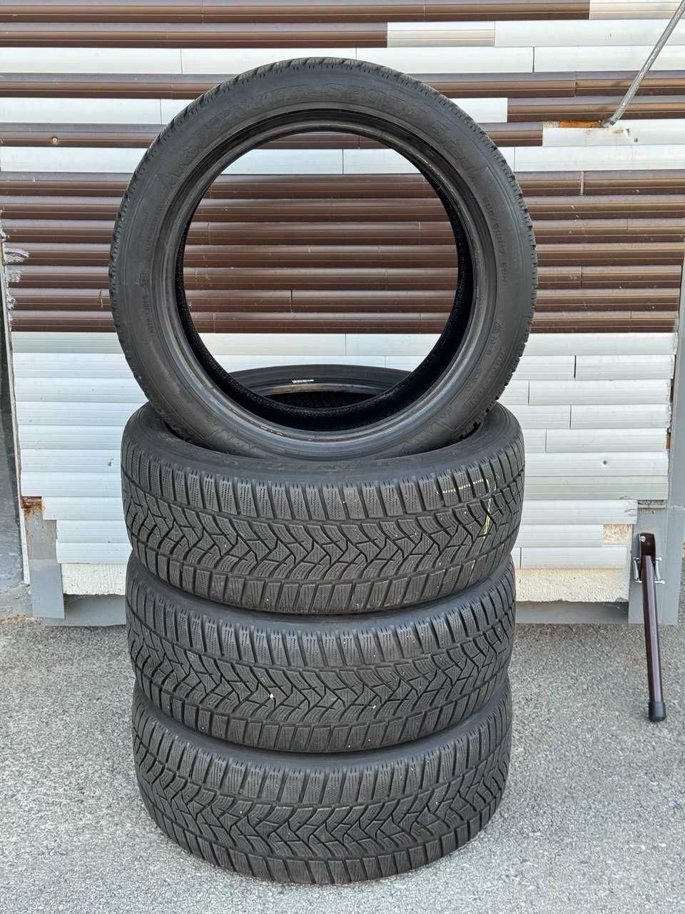 Зимова гума, шини Dunlop Winter Sport 5 (205/50 R17)