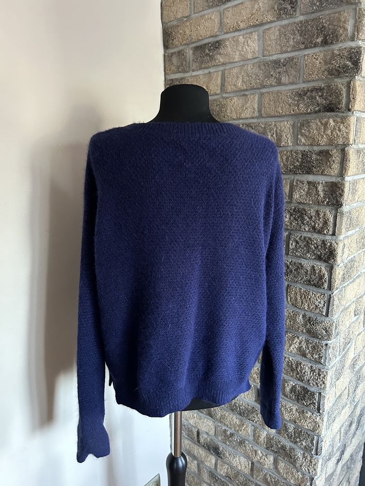 Granatowy wełniany puszysty sweter rozmiar L/40 angora