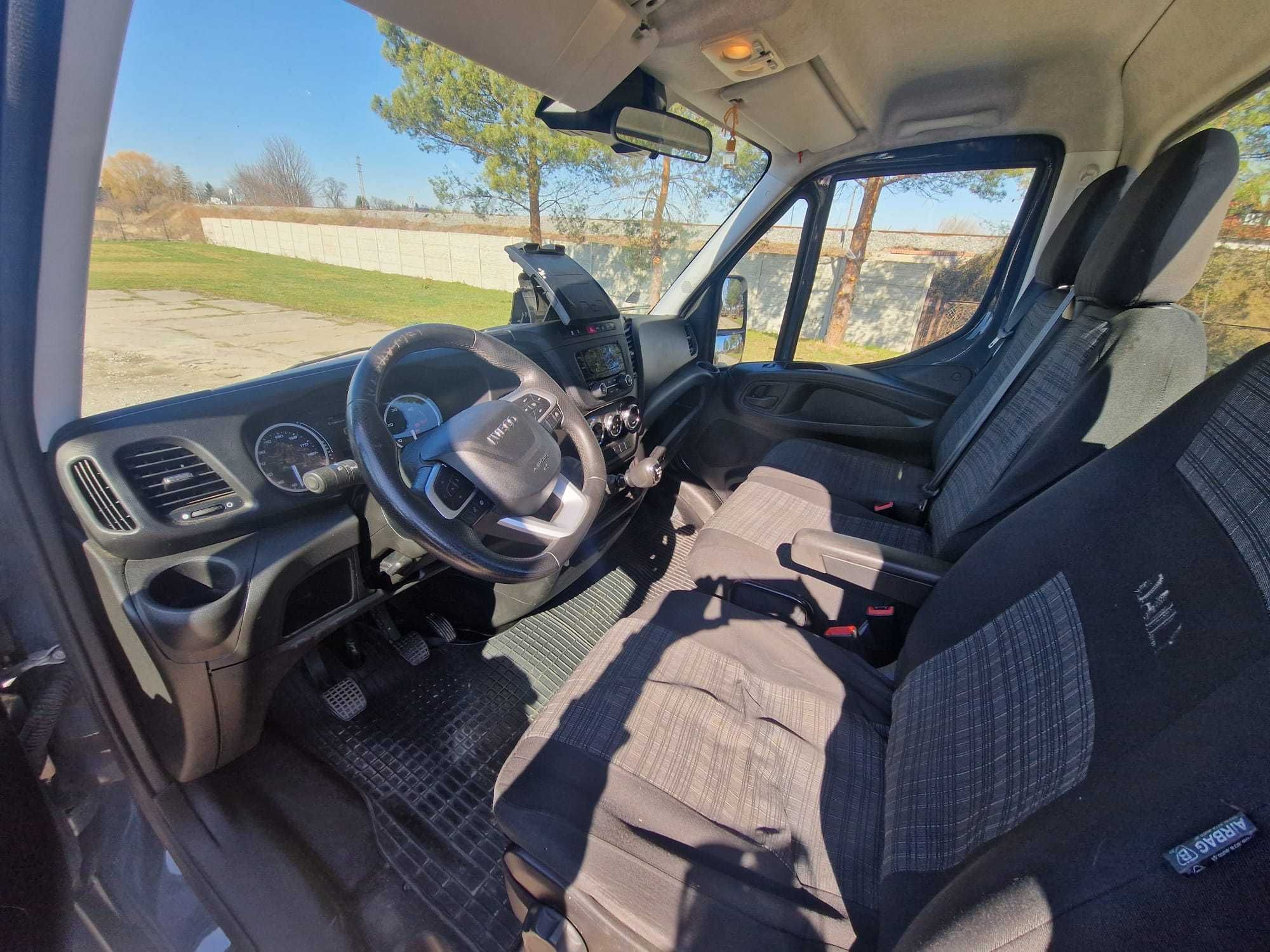 IVECO DAILY 35S18 z zabudową JUSAM + najazdy, 3.0 silnik