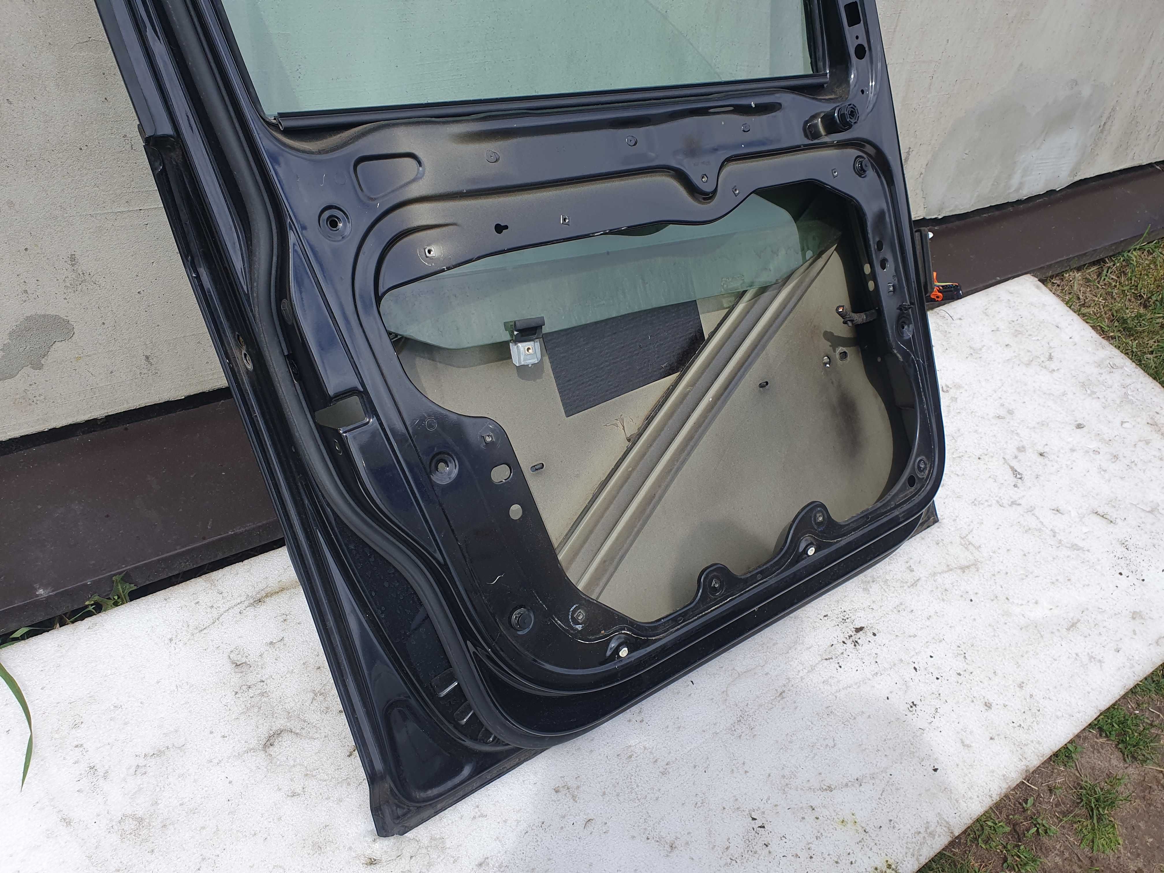 Drzwi lewe przód Vw Touran 04 rok lakier LC9Z bez rdzy b.ładne