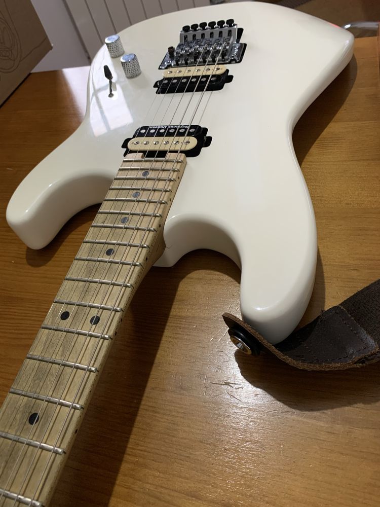 Guitarra Charvel San Dimas Pro Mod