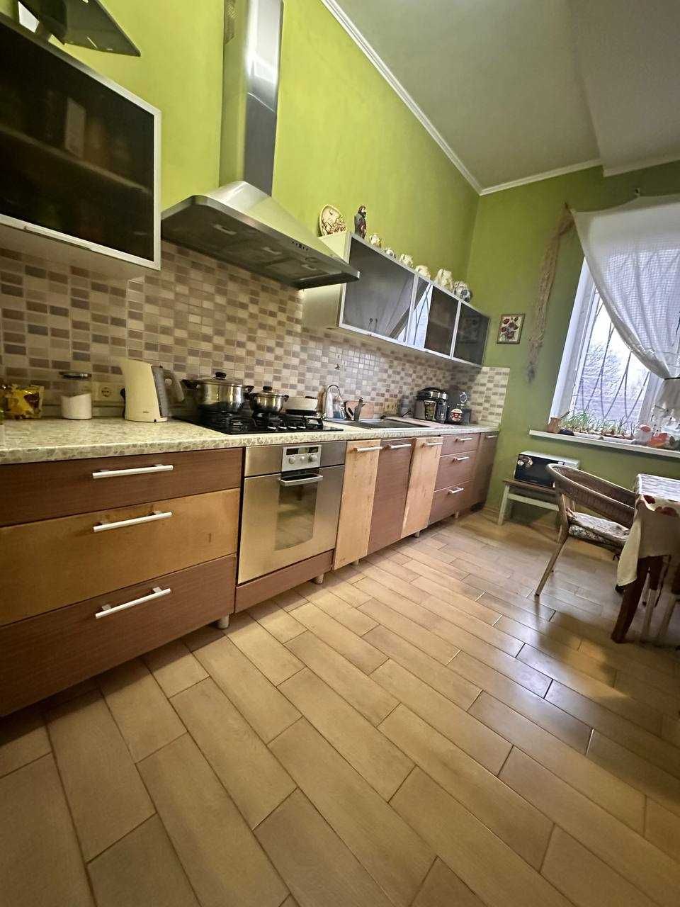 Продам будинок 700 м2 Олександрівка, Дніпропетровська область