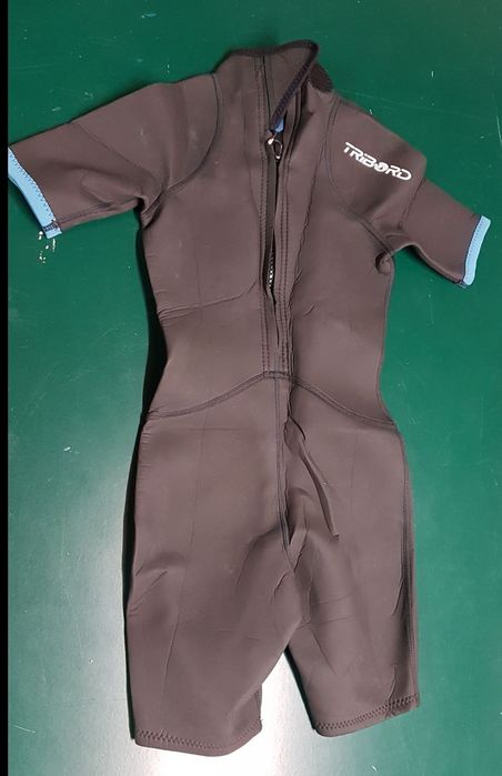 Fato Tribord 134/145cm - 10 anos NUNCA USADO