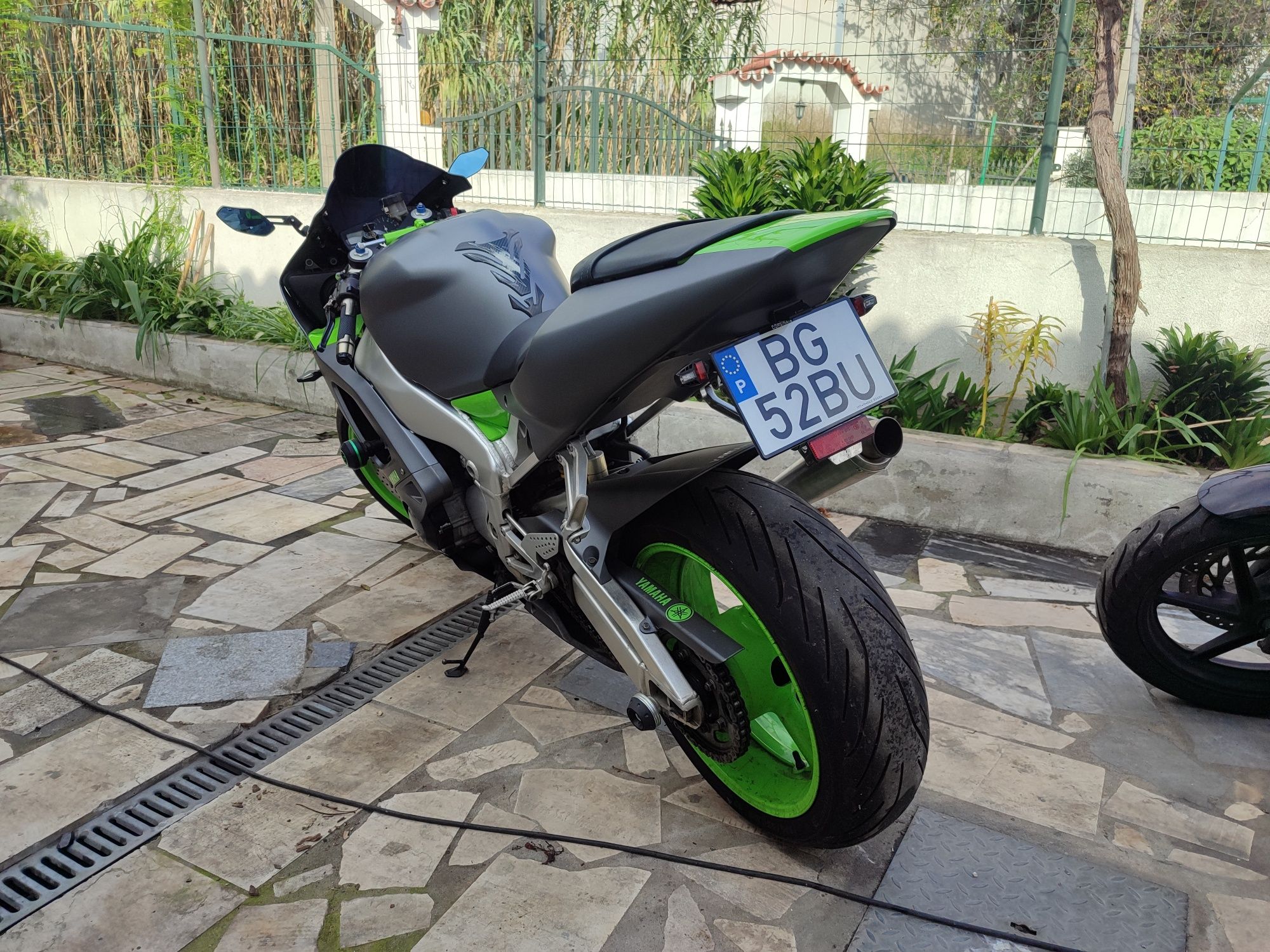 Yamaha YZF R1 R413