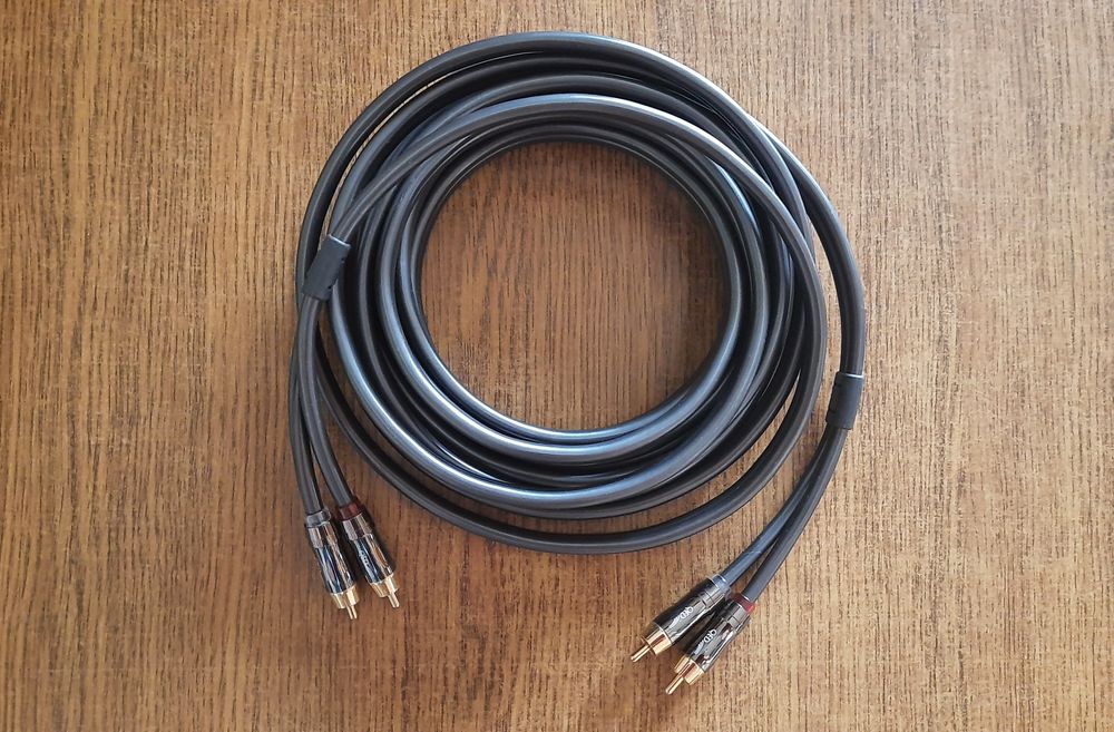 Qed Performance Audio Graphite  5м  межблочный кабель