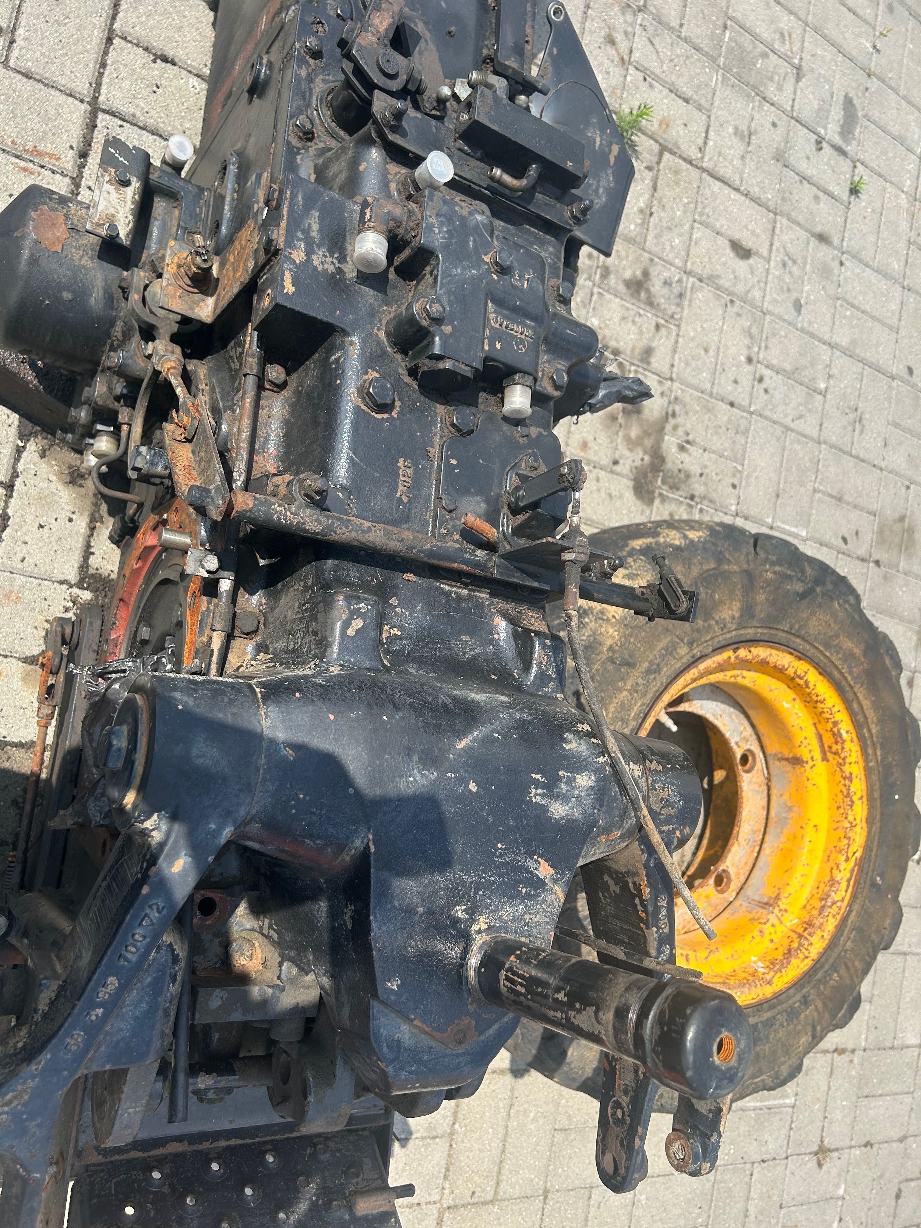 Case 884 plecak 885 atak 4240 skrzynia 4230 zwolnica 4220 podnosnik
