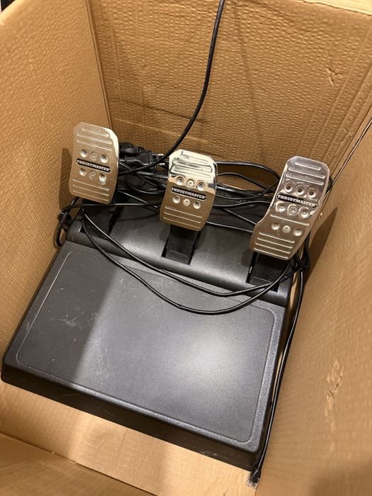 Комплект Thrustmaster T300 Ferrari Integral Alcantara + педалі T3PA