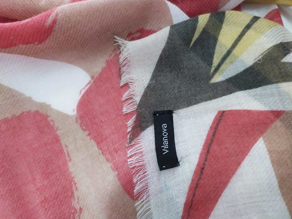 Conjunto casaco feminino tam. L/XL e lenço/echarpe da marca VilaNova.