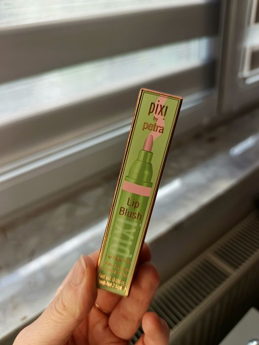 Lip blush pisak pomadka do ust szminka pixi
