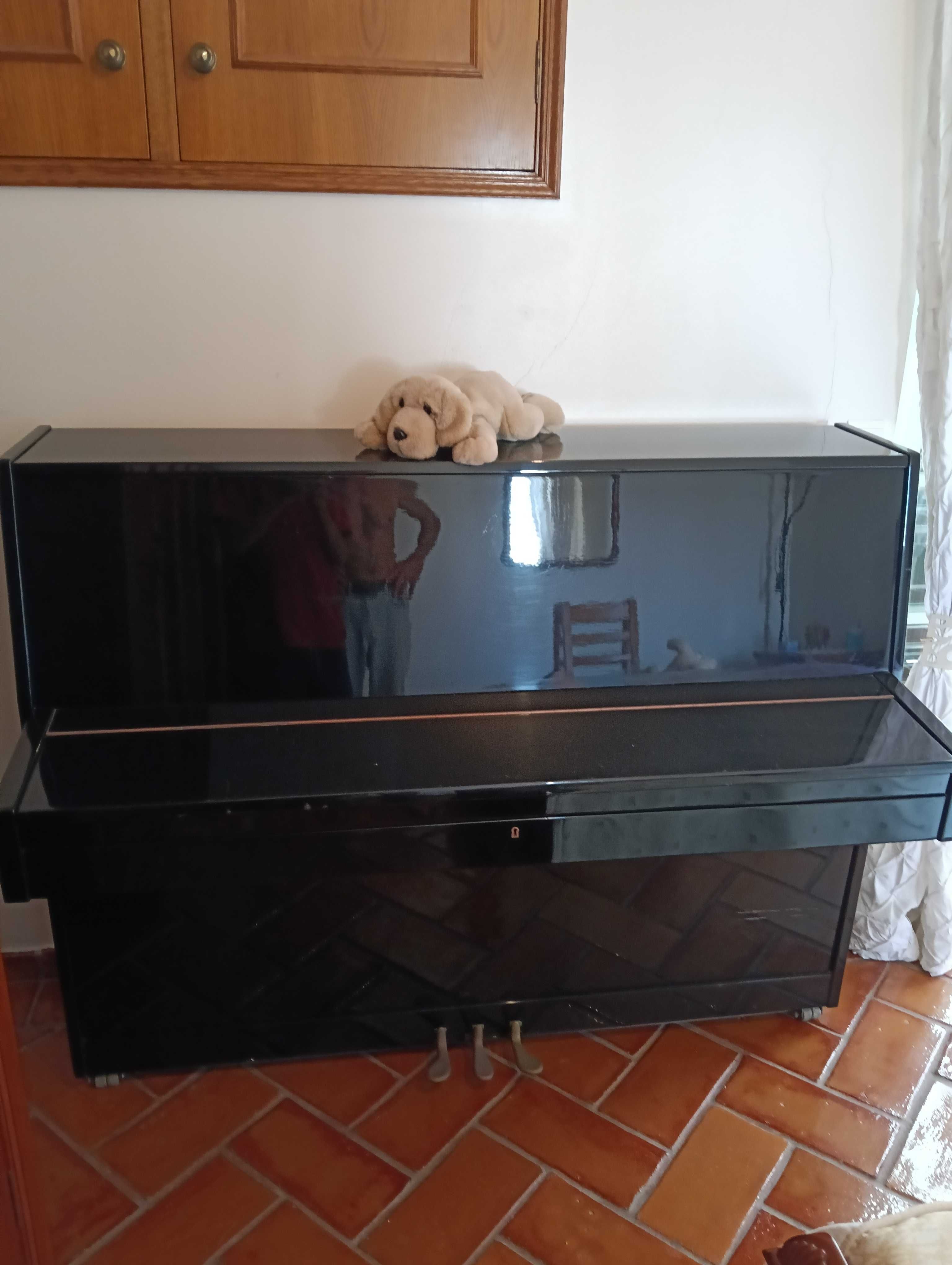 Piano vertical acustico