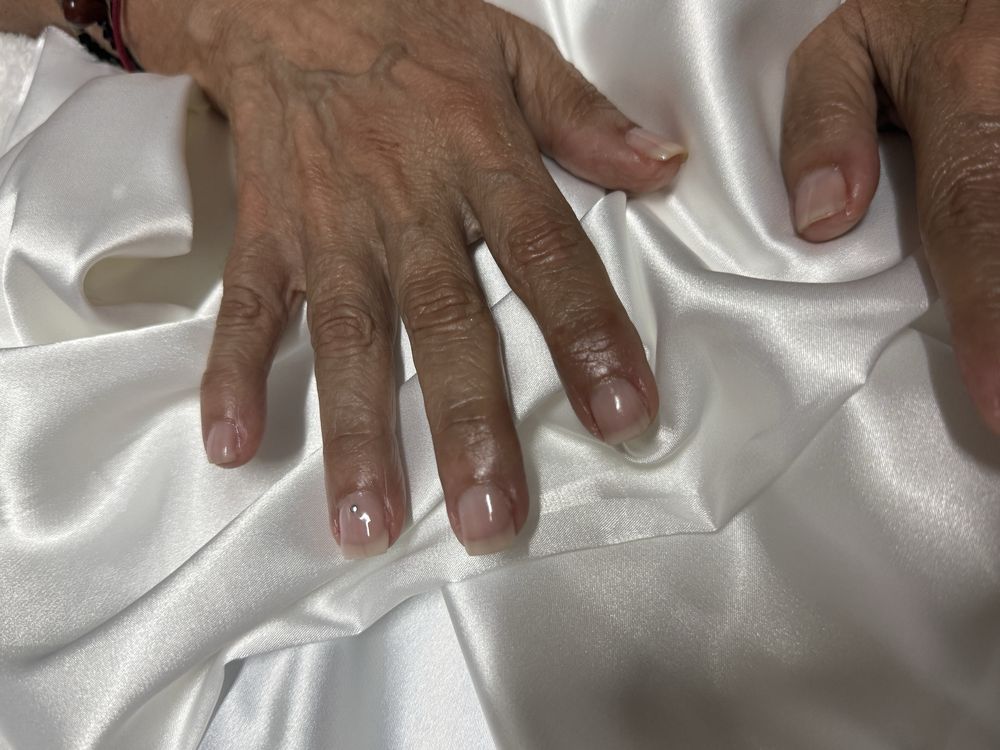 Verniz de Gel e Unhas de Gel