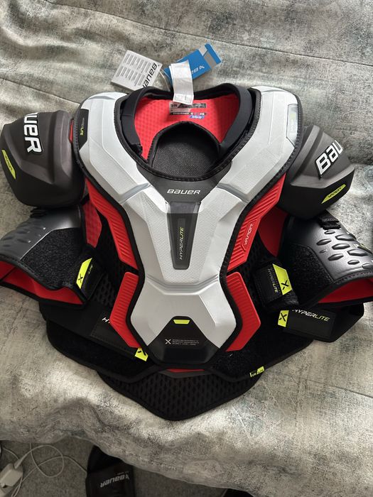 Нагрудники  Хоккейные Bauer HyperLite размер Xl