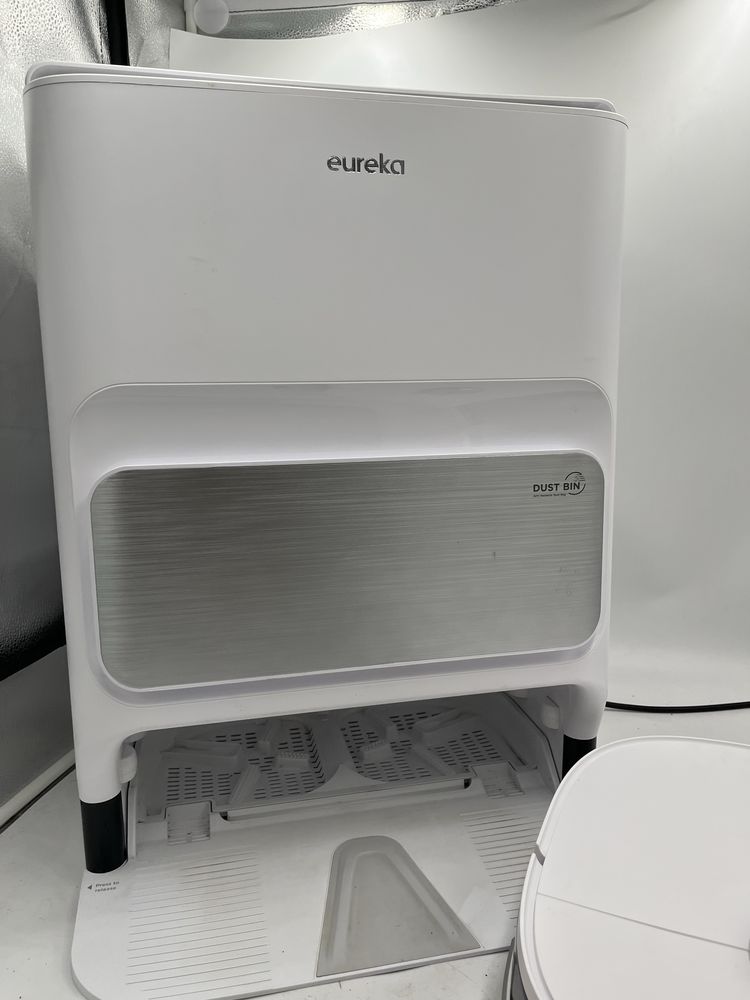 Robot odkurzający i myjący + stacja wielofunkcyjna EUREKA J12 Ultra