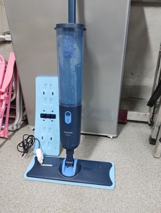 Nowy mop elektryczny Philips Oneup XV3101/11