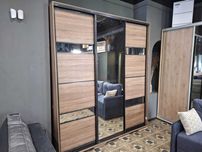Современный шкаф-купе 210 см —стильный дизайн и  функциональность