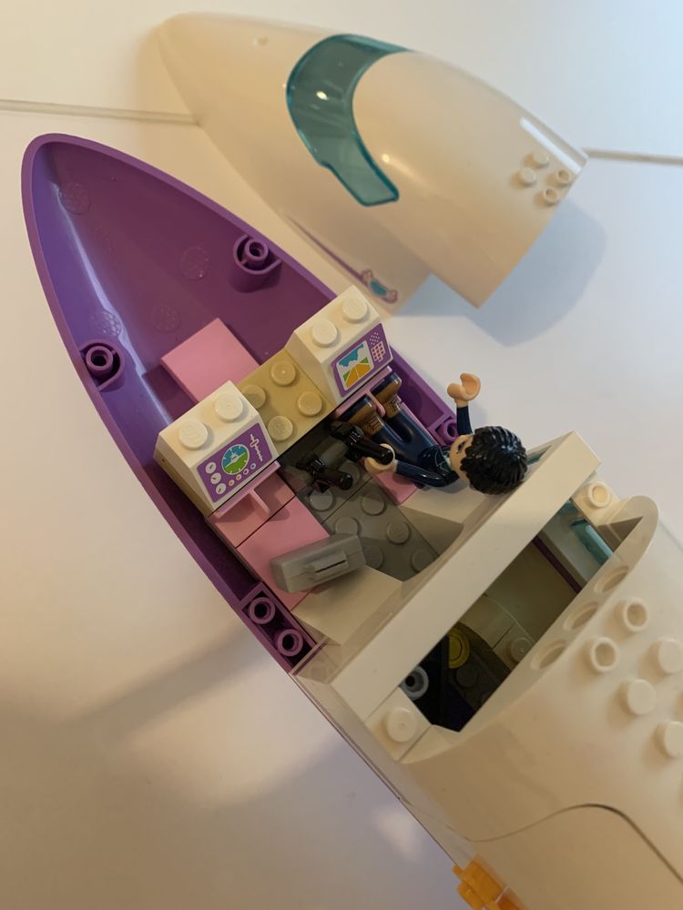 Lego Friends 41109 Lotnisko w Heartlake, samolot