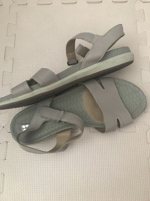 Босоножки/ Босоніжки р.39, хорошее состояние