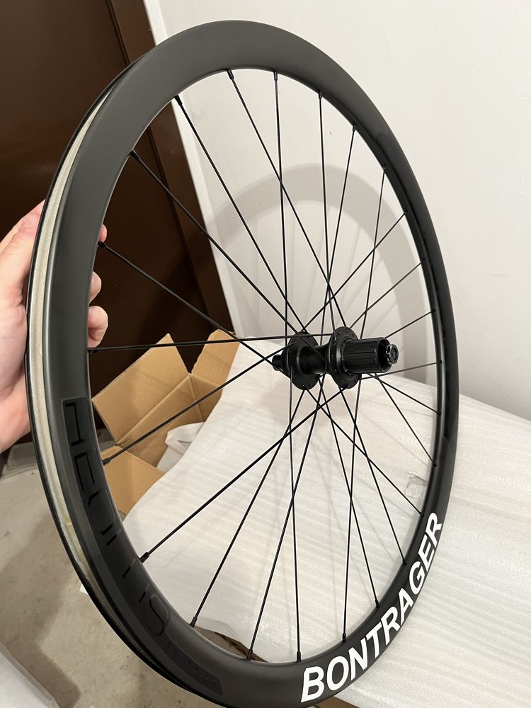 Kola karbonowe Bontrager aeolus 35 elite disc  ideal TLR