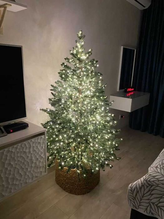 Гірлянда Хвойна лапа на ялинку. Зелена нитка. Біле тепле світло. Декор