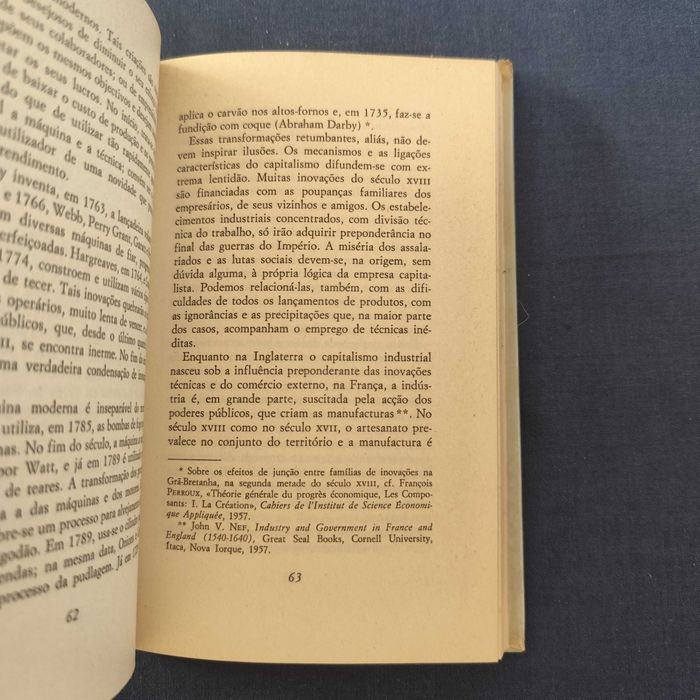 F. Perroux - O Capitalismo
