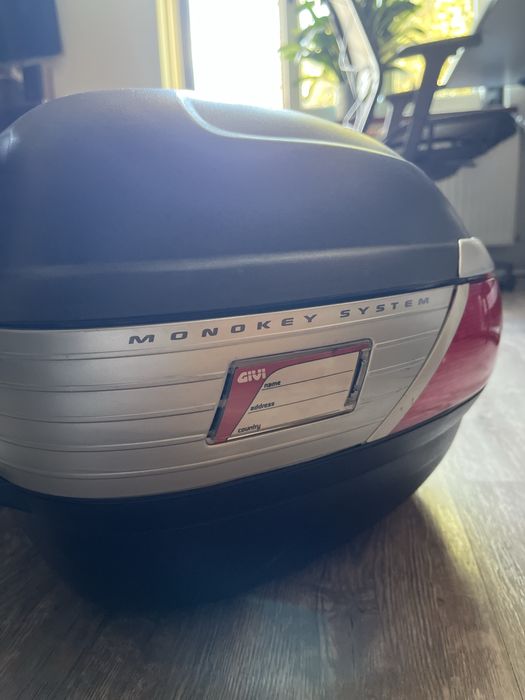 Kufer GIVI Maxia 56 litrów oparcie światło stop monokey płyta touring