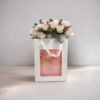 Biała torebka prezentowa z okienkiem 20x15x10 cm
