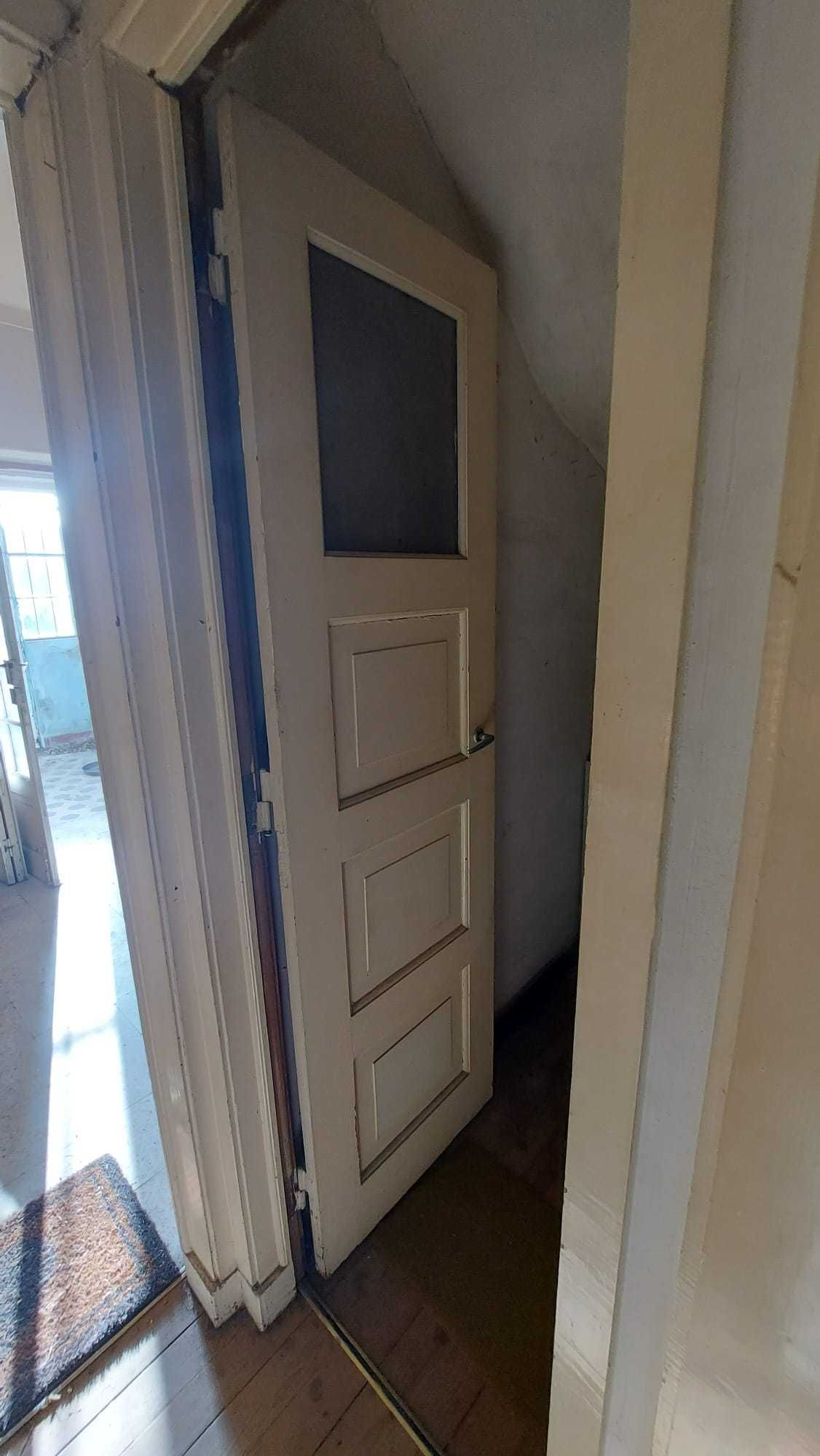 Porta em madeira com rede