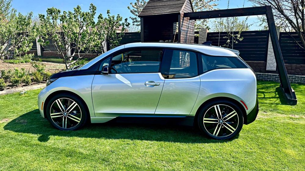 BMW I3 2015 2 комплекта коліс