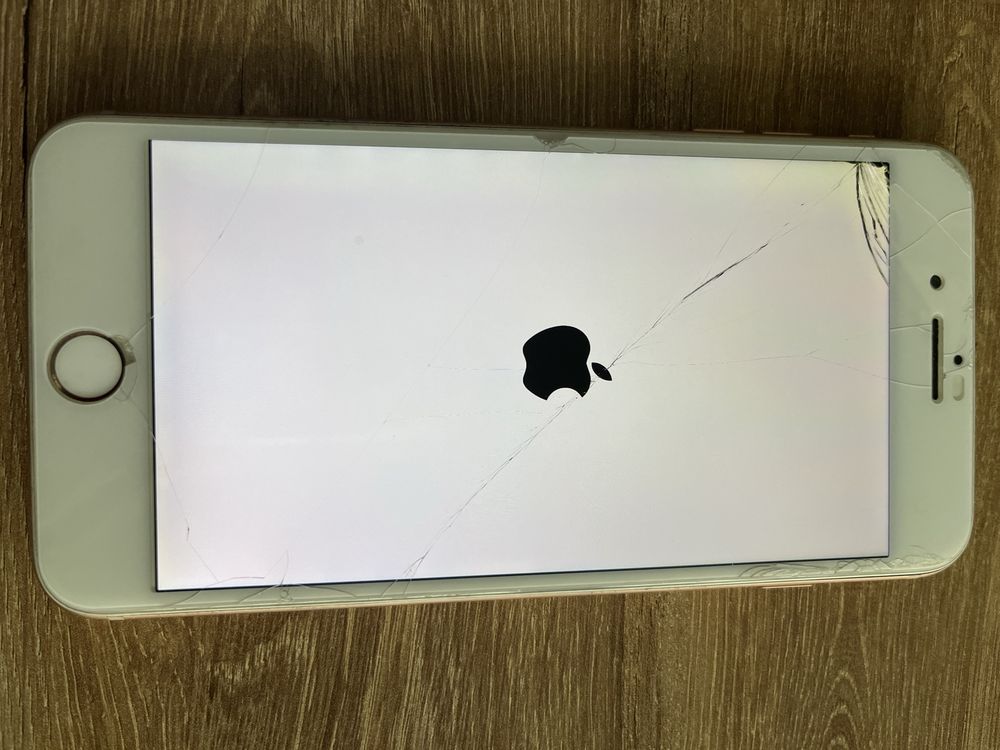 Iphone 8 plus złoty plus dwie szybki plus etui