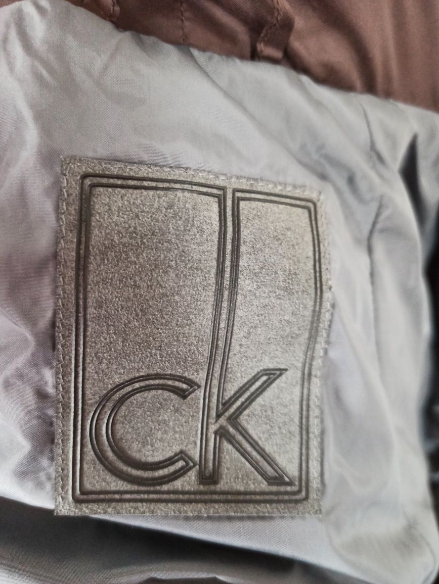 Calvin Klein puchowa czekoladowa brązowa kurtka z szalem S M L pikowan