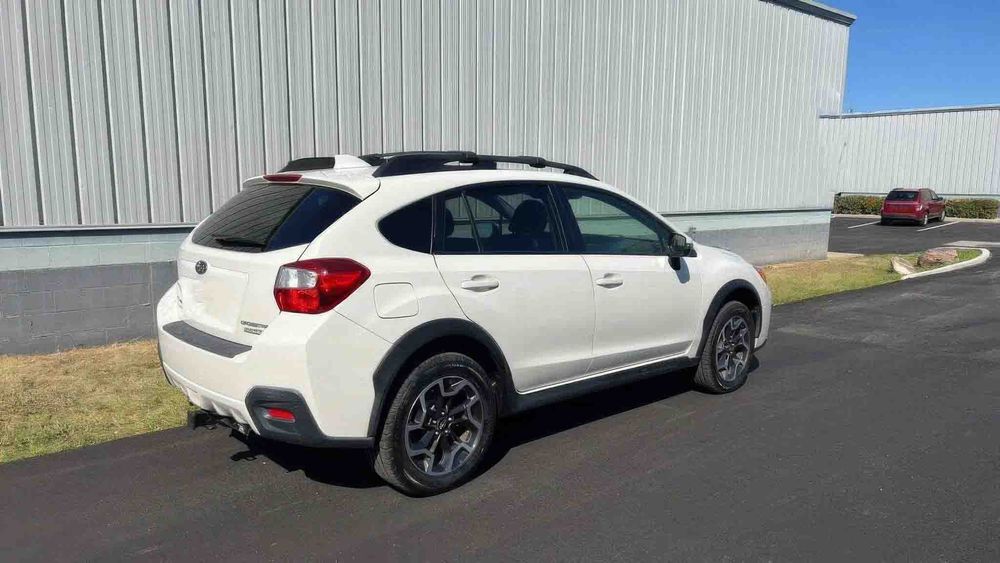 Subaru Crosstrek Limited      2017