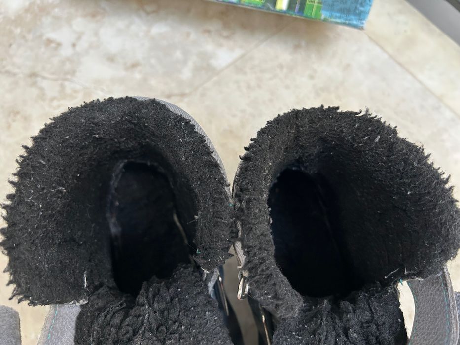 Buty zimowe skóra i wełna owcza rozmiar 34