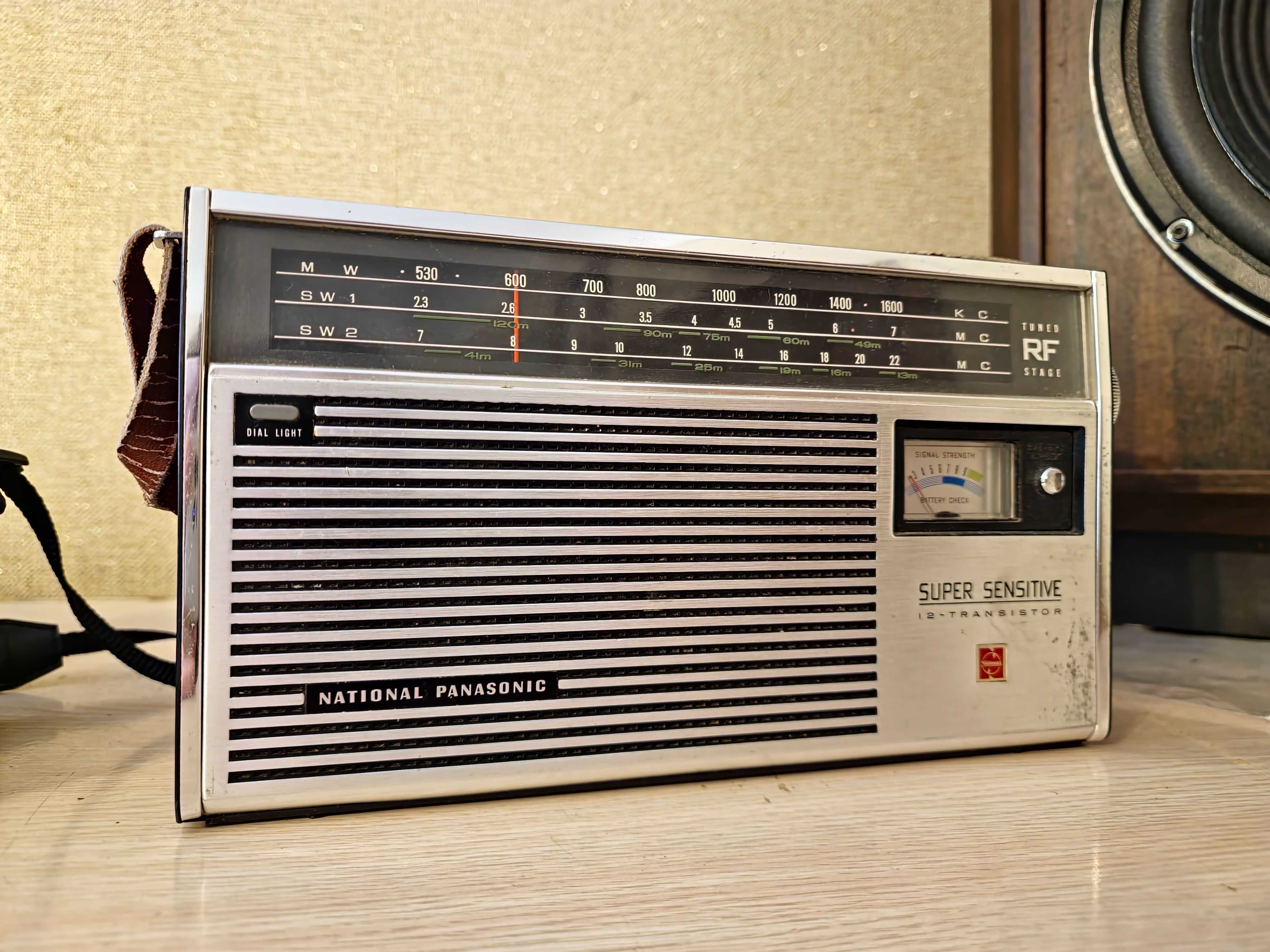Ретро радіо Panasonic Super Sensitive R-397 (1967 рік)