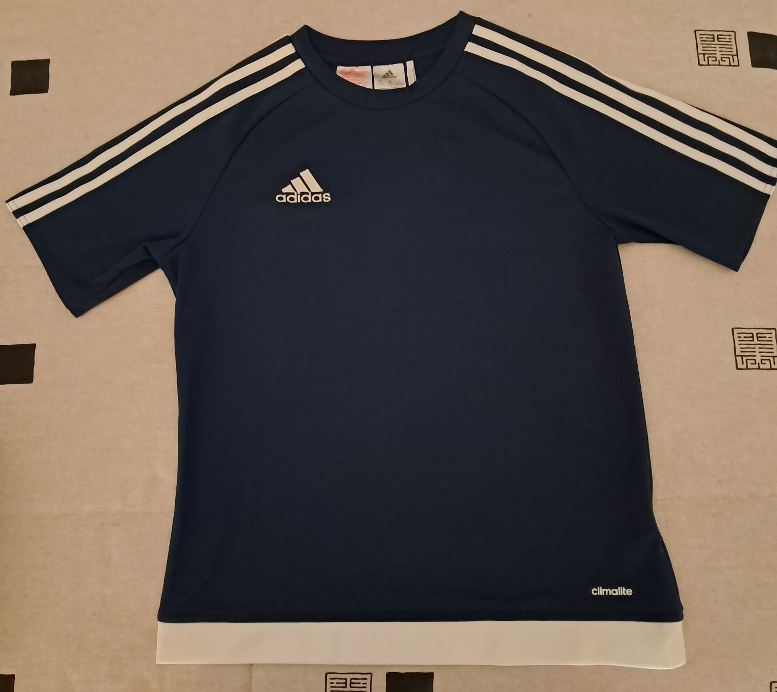 T-shirt Adidas Climalite 
Climalite
Pouco uso. Como nova.
Dos 13 aos 1