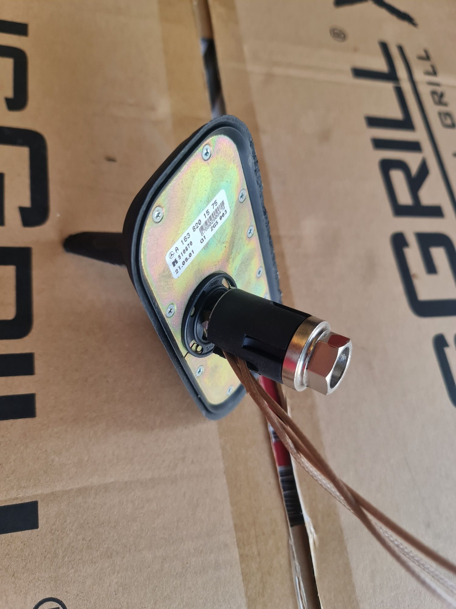 Antena dachowa mercedes w163 . ML . Bdb . Orginal .