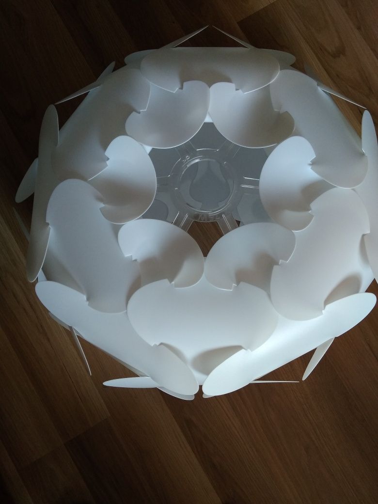 Lampa wiszaca   biala